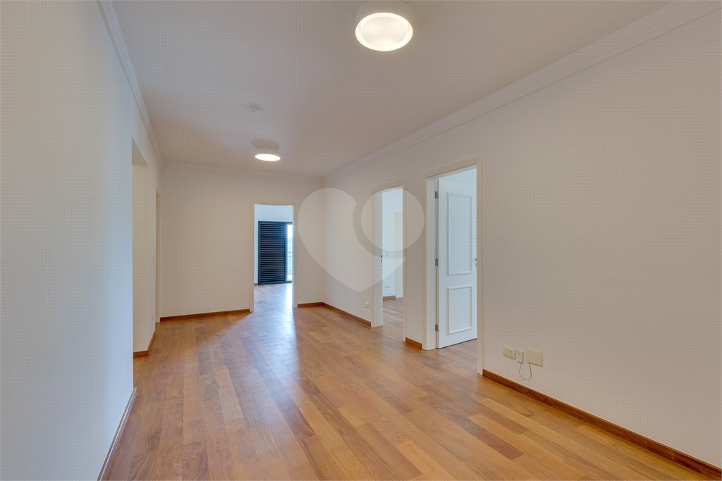 Apartamento à venda com 4 suítes em Jardim Marajoara, São Paulo, SP