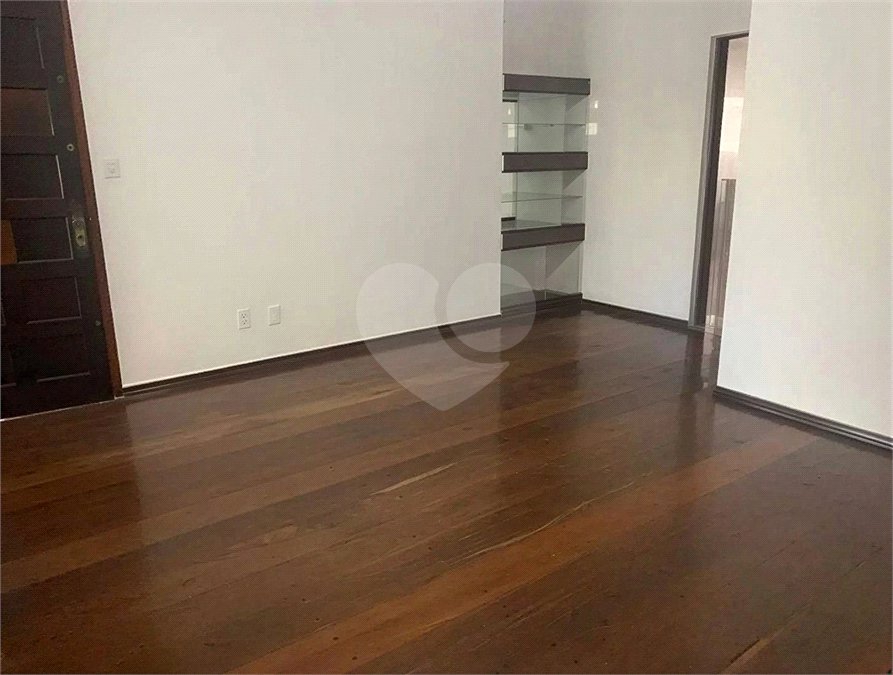 Sobrado à venda com 4 quartos, sendo 2 suítes, em Jardim do Mar, São Bernardo do Campo, SP
