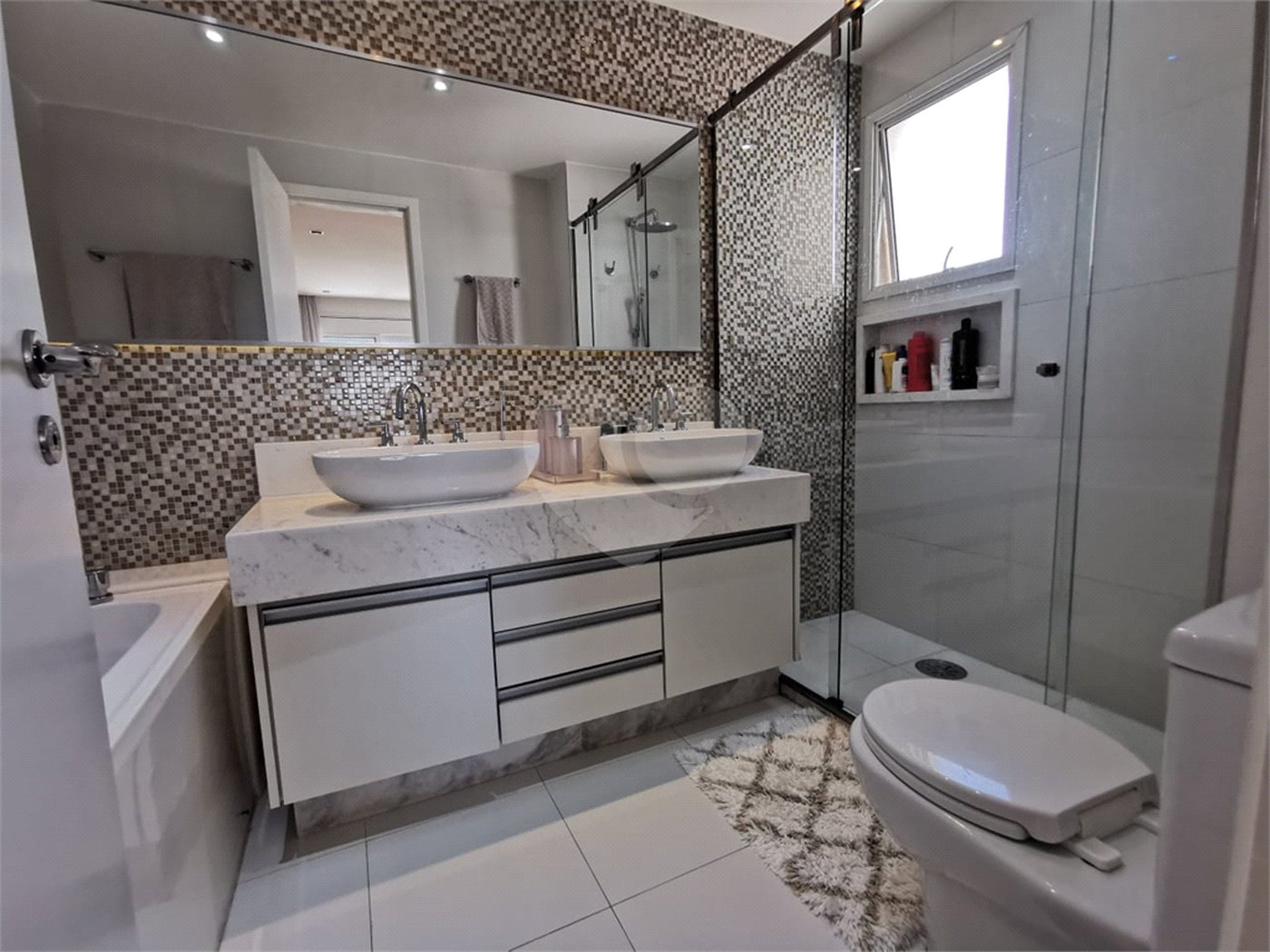 Apartamento à venda com 3 suítes em Jardim Monte Kemel, São Paulo, SP