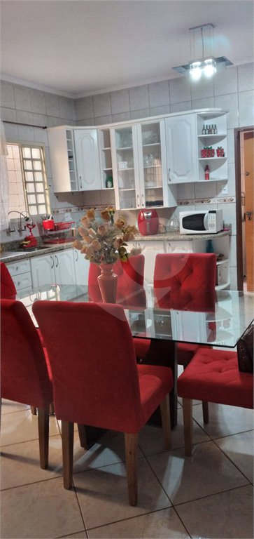 Casa à venda com 3 quartos, sendo 2 suítes, em Vila Harmonia, Araraquara, SP