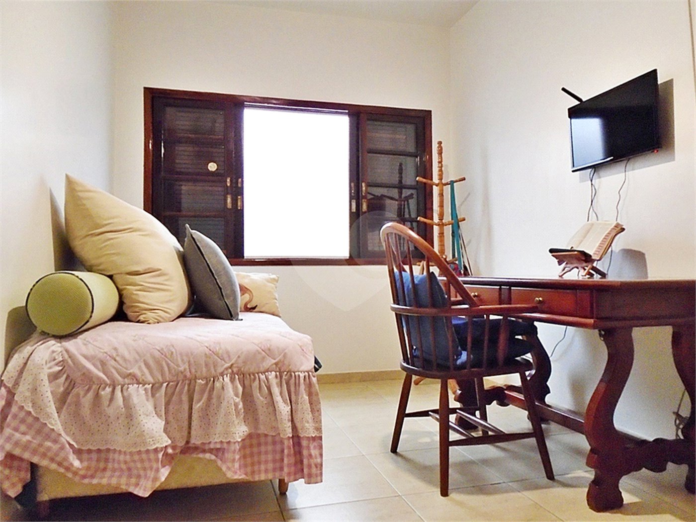 Casa à venda com 3 quartos, sendo 1 suíte, no condomínio Praça Doutor José Augusto César,8, São Paulo - SP