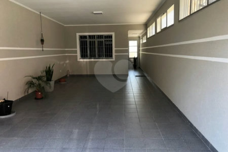 Casa à venda com 3 quartos, sendo 1 suíte,  em Vila Gustavo, São Paulo, SP