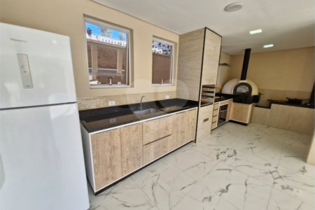 Casa à venda com 4 suítes no condomínio Villa Viana II, Cotia - SP