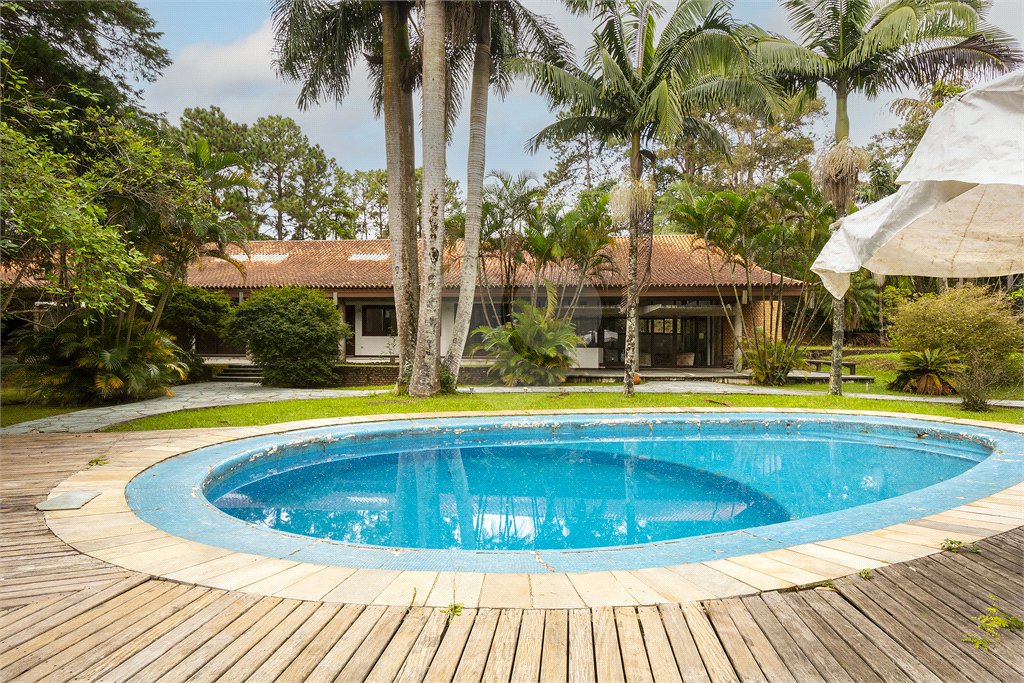 Casa à venda com 3 suítes no condomínio Chácara Flora, São Paulo - SP