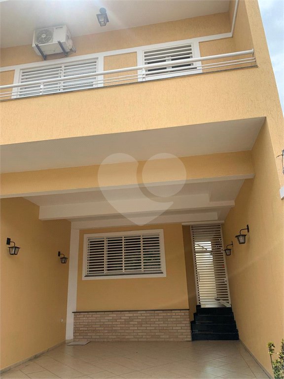 Sobrado à venda com 4 quartos, sendo 1 suíte, em Vila Campo Grande, São Paulo, SP