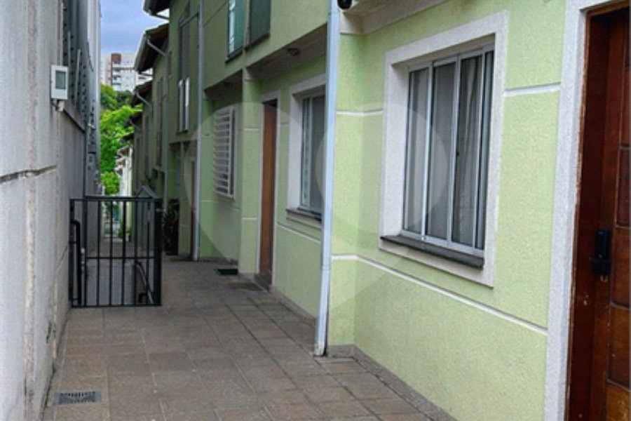 Casa à venda ou para alugar com 3 quartos, sendo 2 suítes,  no condomínio Residencial Erika, São Paulo - SP