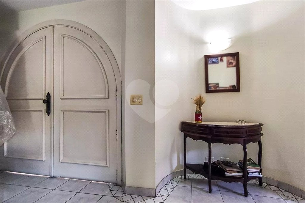 Sobrado à venda com 4 quartos, sendo 2 suítes,  em Jardim Morumbi, São Paulo, SP