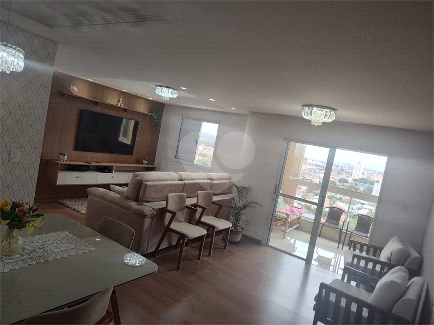 Apartamento à venda com 3 quartos, sendo 1 suíte, em Jardim Imperador, Suzano, SP