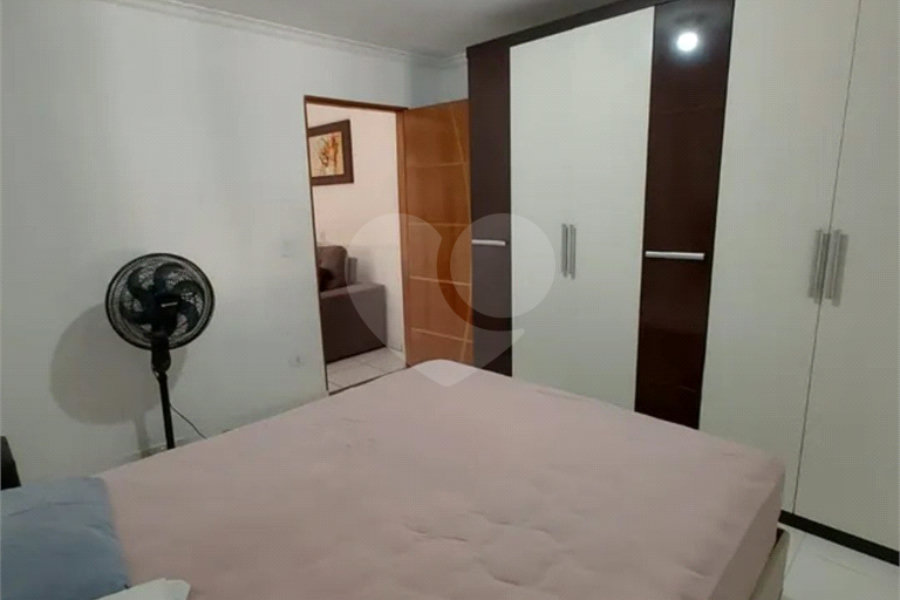 Casa à venda com 2 quartos, sendo 1 suíte, em Parque Maria Domitila, São Paulo, SP