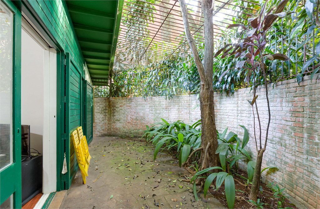 Casa Térrea à venda com 5 quartos, sendo 2 suítes, em Alto da Boa Vista, São Paulo, SP