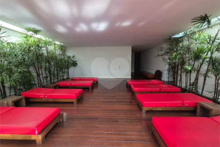 Apartamento à venda com 3 suítes em Campo Belo, São Paulo, SP