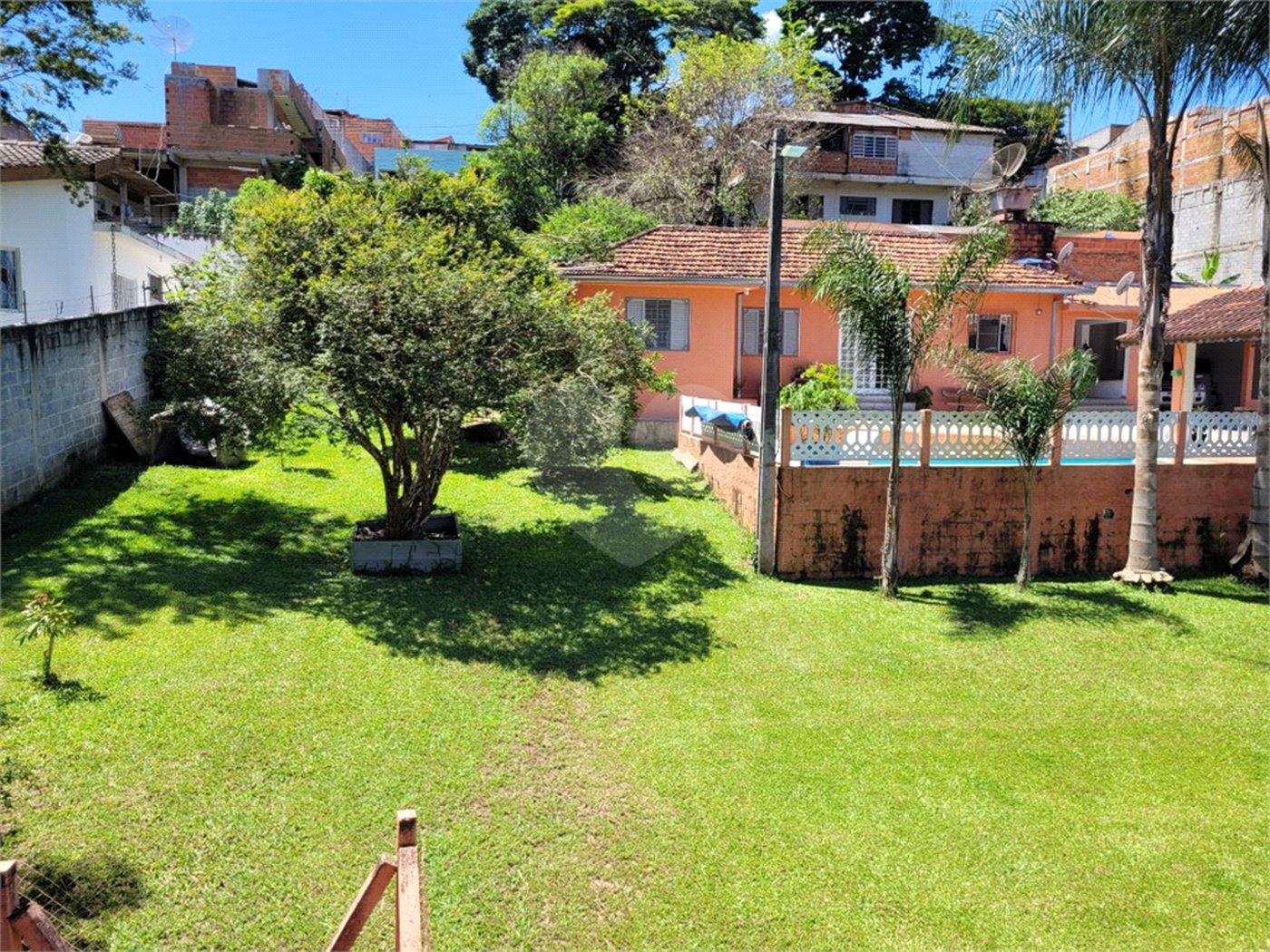 Chácara à venda com 3 quartos, sendo 1 suíte,  em Jardim Imperial, Atibaia, SP