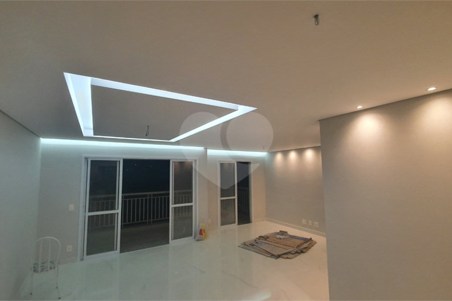 Apartamento à venda com 3 quartos, sendo 1 suíte, em Jardim Peri, São Paulo, SP
