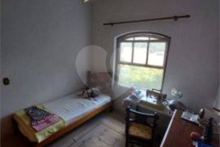Casa à venda com 3 quartos, sendo 1 suíte, no Centro, Vinhedo, SP