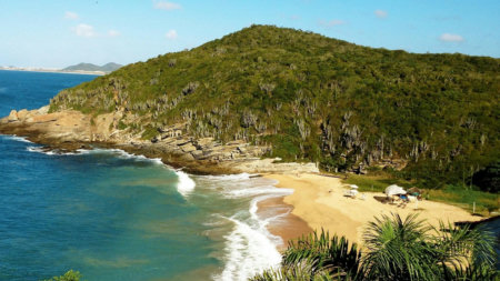 Praia das Caravelas em Búzios: onde fica, como é e o que encontrar por lá