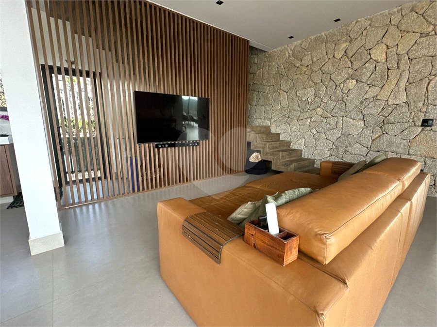 Casa Térrea à venda ou para alugar com 3 suítes em Jardim Leonor, Itatiba, SP