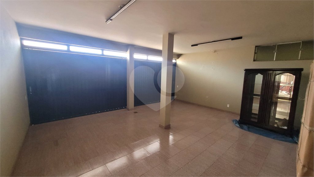 Casa à Venda . Aceita Permuta por Apto. ou Casa ,em Condomínio na Cidade São Paulo ou Bauru.