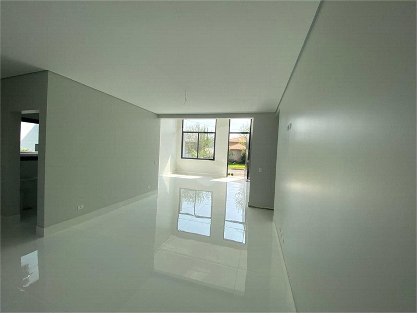 Casa à venda com 3 suítes no condomínio Shambala II, Atibaia - SP