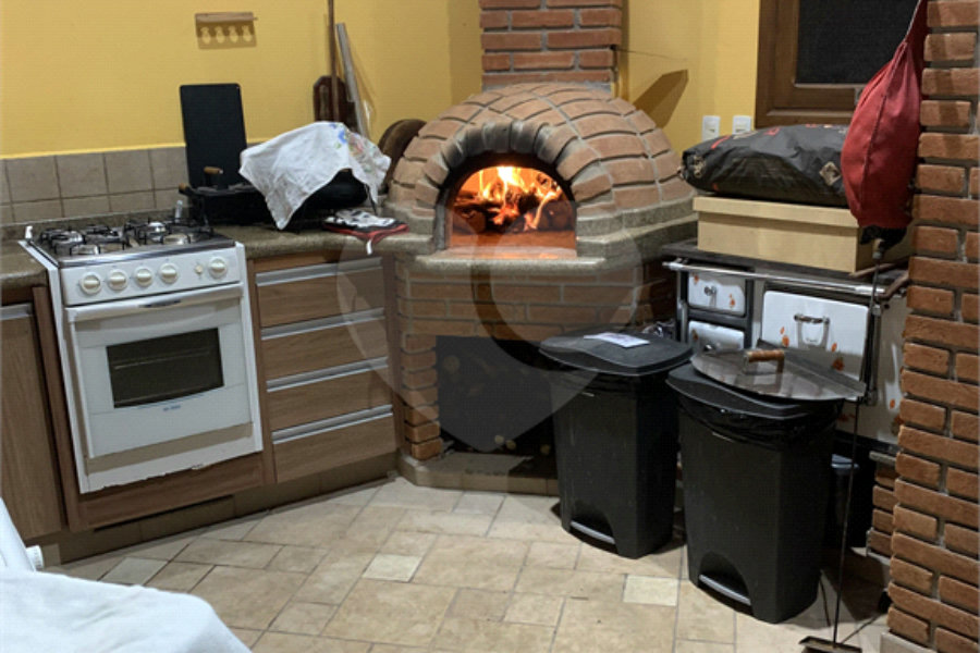 Casa à venda com 5 quartos, sendo 2 suítes, no condomínio Capela do Barreiro, Itatiba - SP