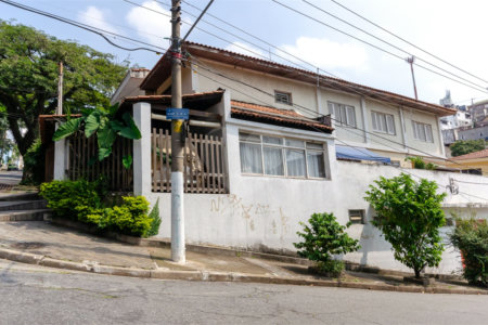 Sobrado à venda ou para alugar com 4 quartos, sendo 1 suíte, em Vila Anglo Brasileira, São Paulo, SP