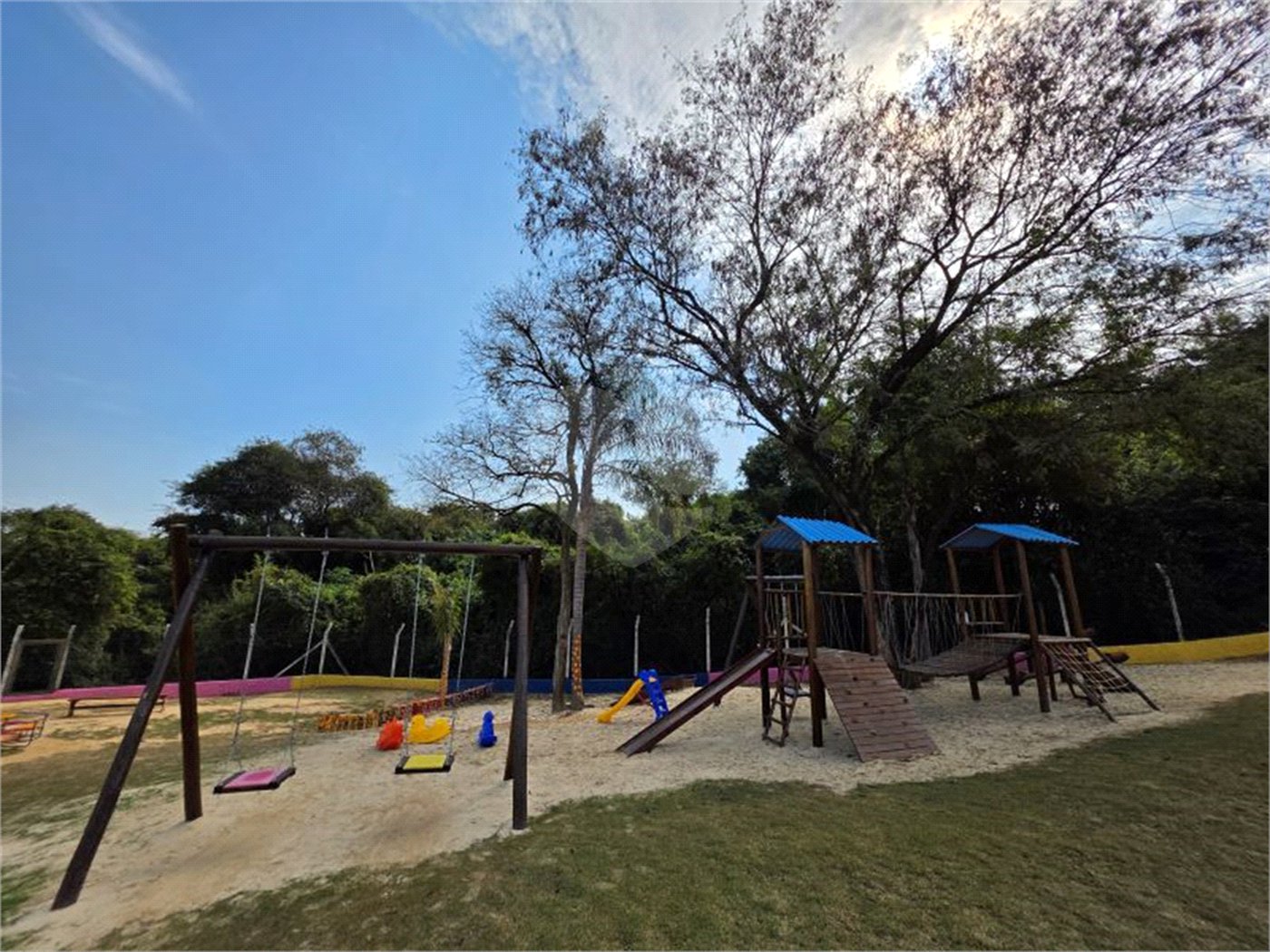 Casa à venda com 3 quartos, sendo 1 suíte,  no condomínio Jardim Residencial Villagio Ipanema I, Sorocaba - SP