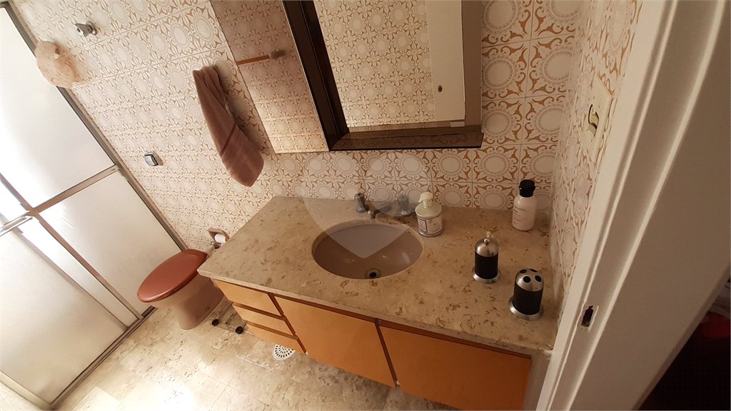 Sobrado à venda com 4 quartos, sendo 1 suíte,  em Planalto Paulista, São Paulo, SP