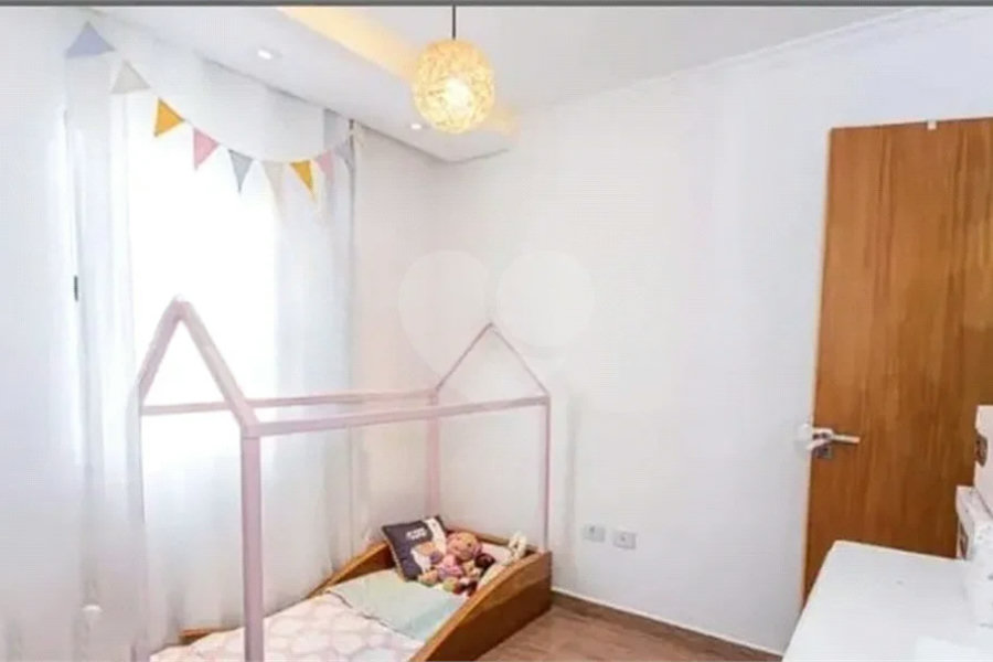 Casa à venda com 3 quartos, sendo 2 suítes, no condomínio Residencial Erika, São Paulo - SP