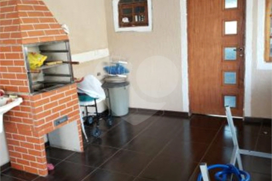 Sobrado à venda com 3 suítes em Jaraguá, São Paulo, SP