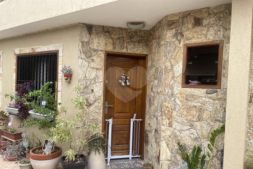 Casa à venda com 3 quartos, sendo 1 suíte, no condomínio Beatriz, São Paulo - SP