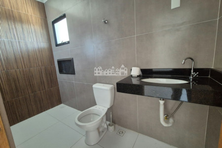 Casa térrea à venda com 3 quartos, sendo 1 suíte, em Vila Bonsai, Atibaia - SP