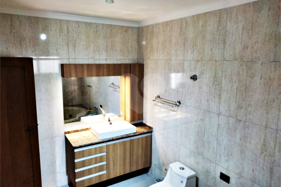 Sobrado à venda com 5 quartos, sendo 2 suítes, em Vila Nova Cachoeirinha, São Paulo, SP