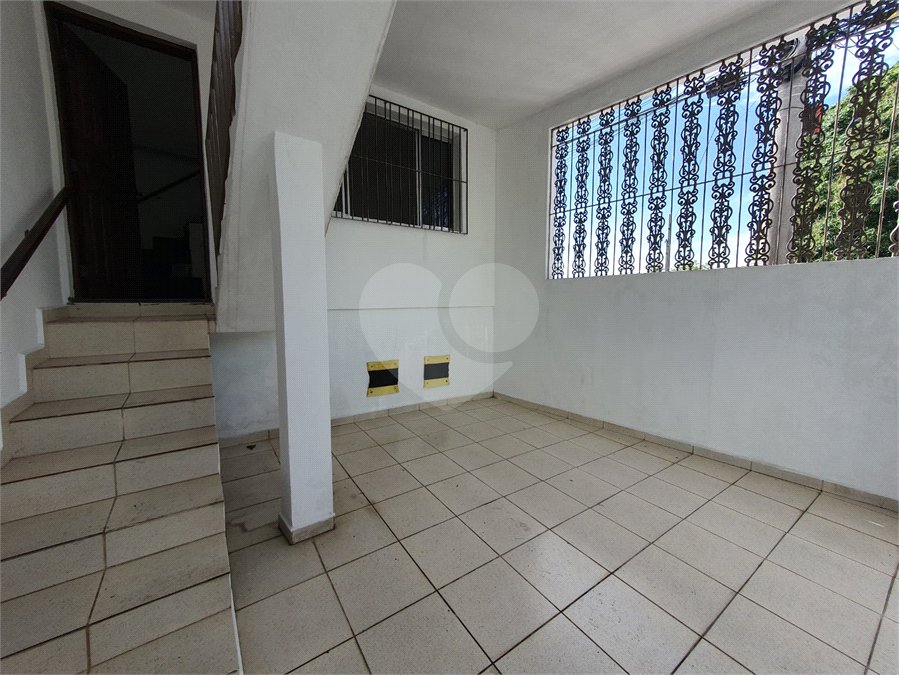 Sobrado à venda ou para alugar com 2 quartos em Vila Marieta, São Paulo, SP