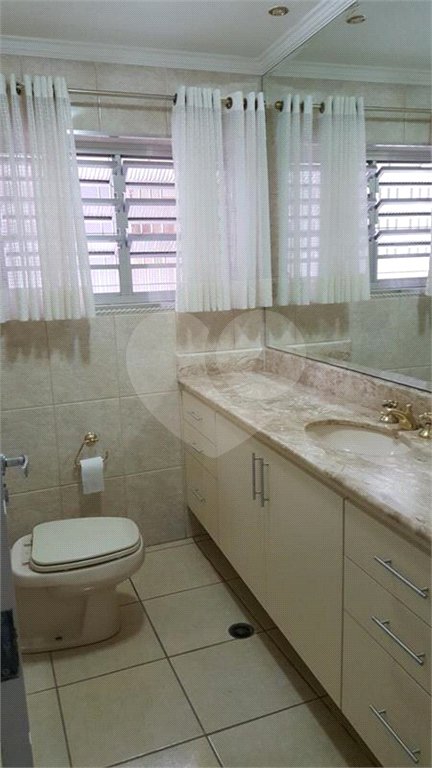 Sobrado à venda com 3 quartos, sendo 1 suíte, em Vila Galvão, Guarulhos, SP