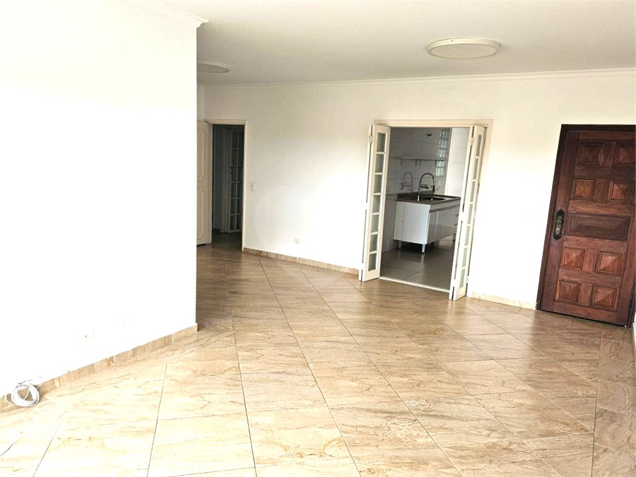 Apartamento para alugar com 3 quartos, sendo 1 suíte, em Alto da Boa Vista, São Paulo, SP