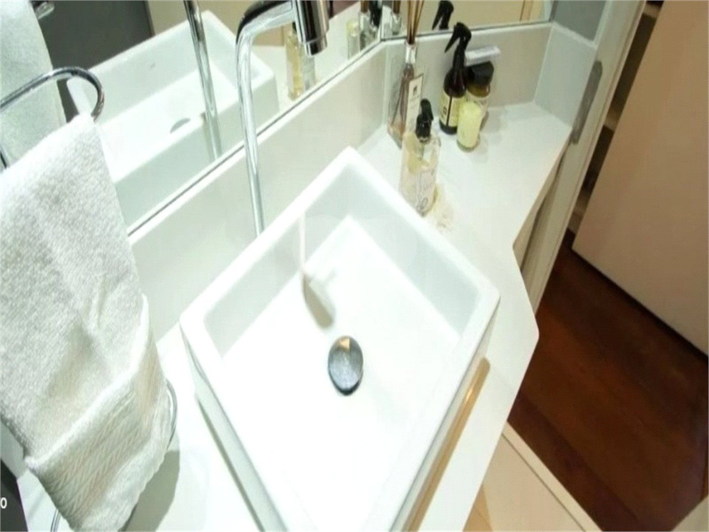 Apartamento à venda com 2 quartos, sendo 1 suíte, em Moema, São Paulo, SP