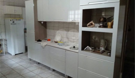 Sobrado à venda com 4 quartos, sendo 3 suítes,  em Serra da Cantareira, Mairiporã, SP