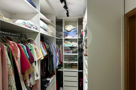 Casa à venda com 3 suítes no condomínio Vila Ytu, Indaiatuba - SP