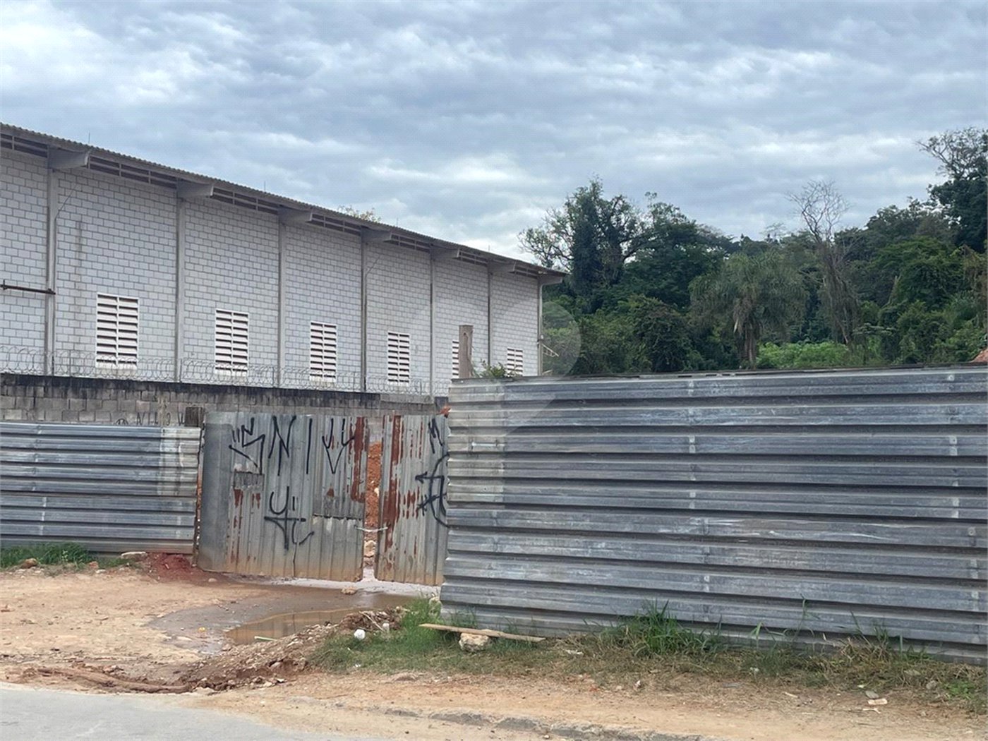 Terreno à venda em Jardim do Rio Cotia, Cotia, SP