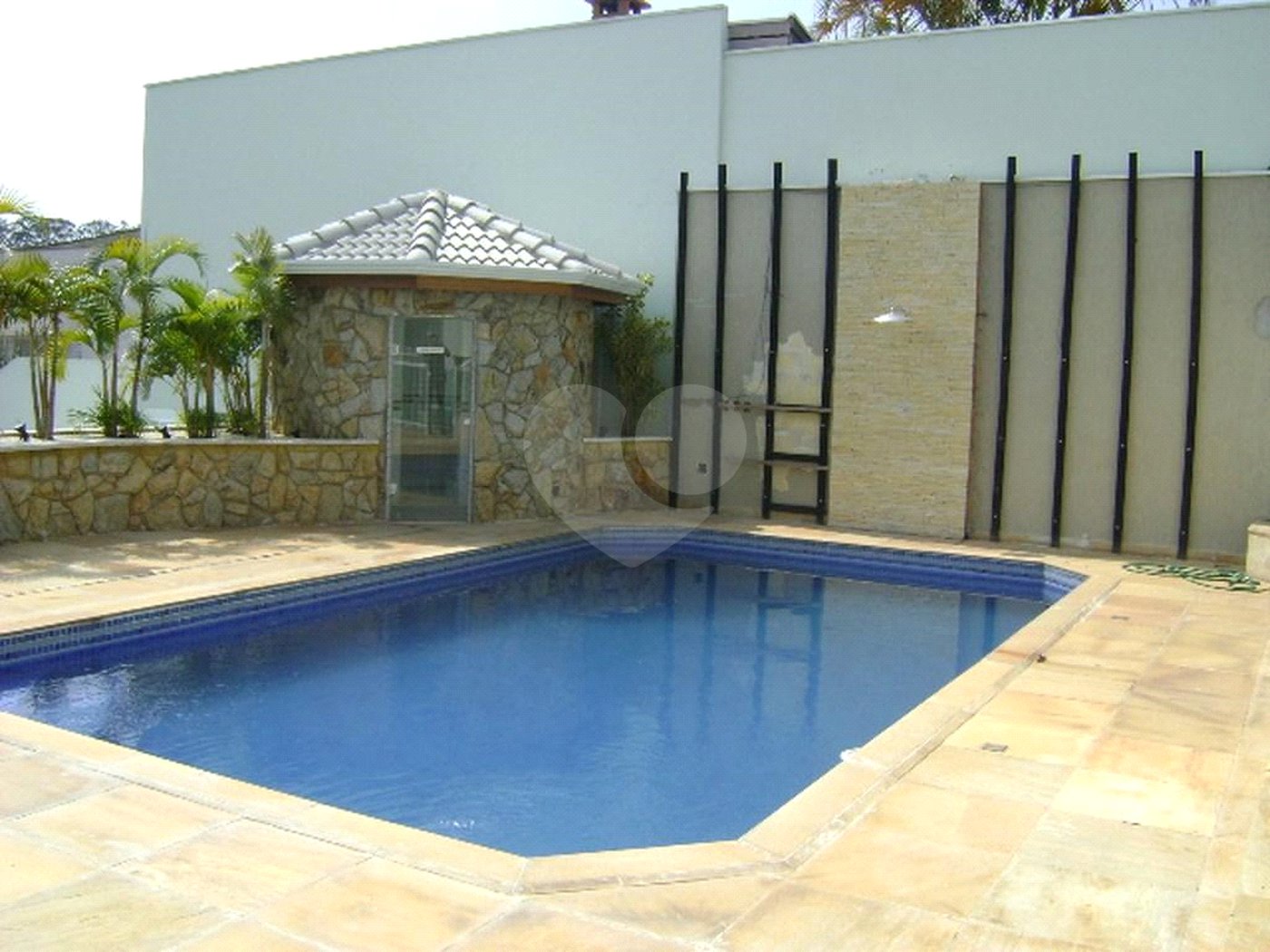 Casa à venda com 3 suítes no condomínio Estância Marambaia, Vinhedo - SP