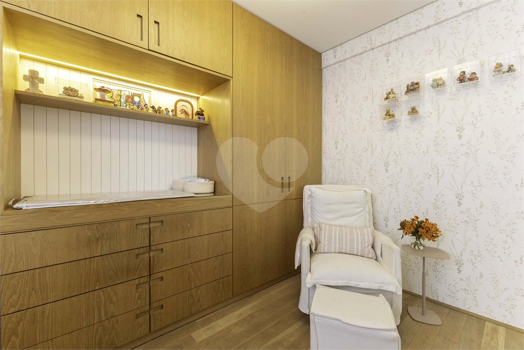 Apartamento à venda com 3 suítes em Jardim das Bandeiras, São Paulo, SP