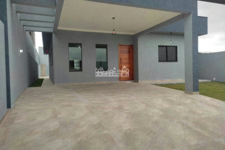 Casa térrea à venda com 3 quartos, sendo 1 suíte, em Loteamento Parque Residencial Serras de Atibaia II, Atibaia - SP