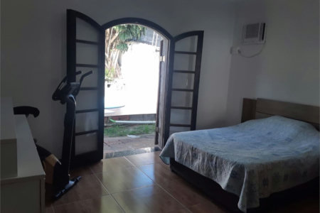 Casa com 4 dormitórios à venda, 180 m² por R$ 650.000,00 - Jardim Virginia - Guarujá/SP