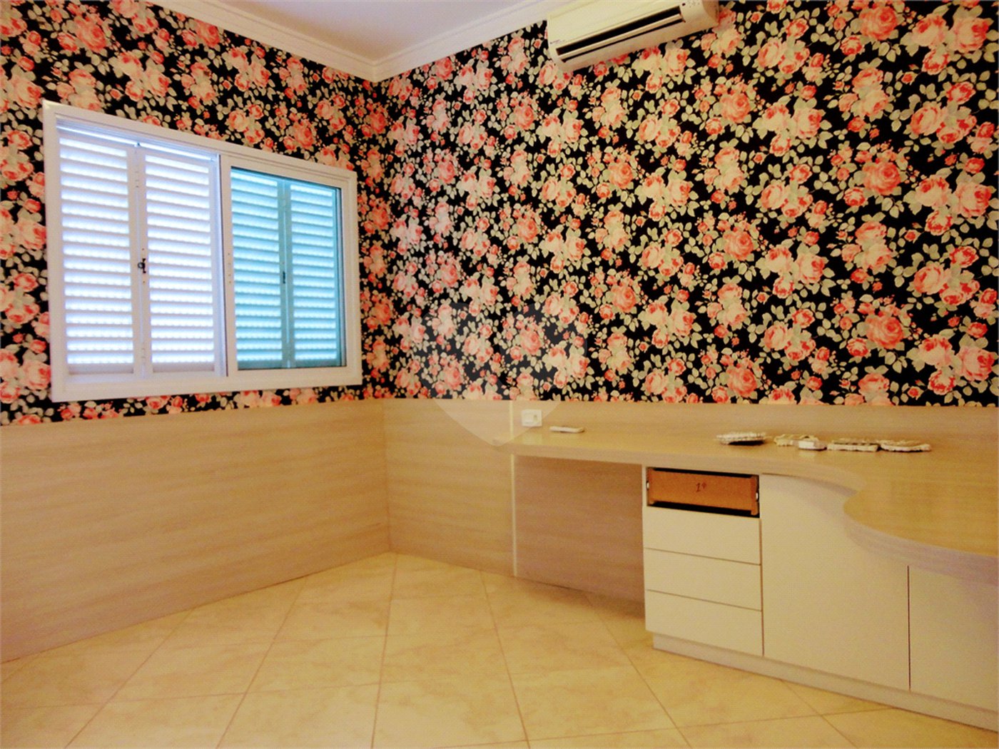 Casa à venda com 3 suítes no condomínio Residencial Jardim América, Vinhedo - SP