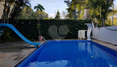 Sobrado à venda com 4 quartos, sendo 2 suítes,  em Jardim Marajoara, São Paulo, SP