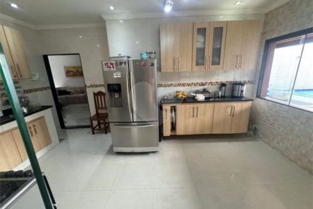 Casa à venda com 4 quartos, sendo 1 suíte, em Inhoaíba, Rio de Janeiro, RJ