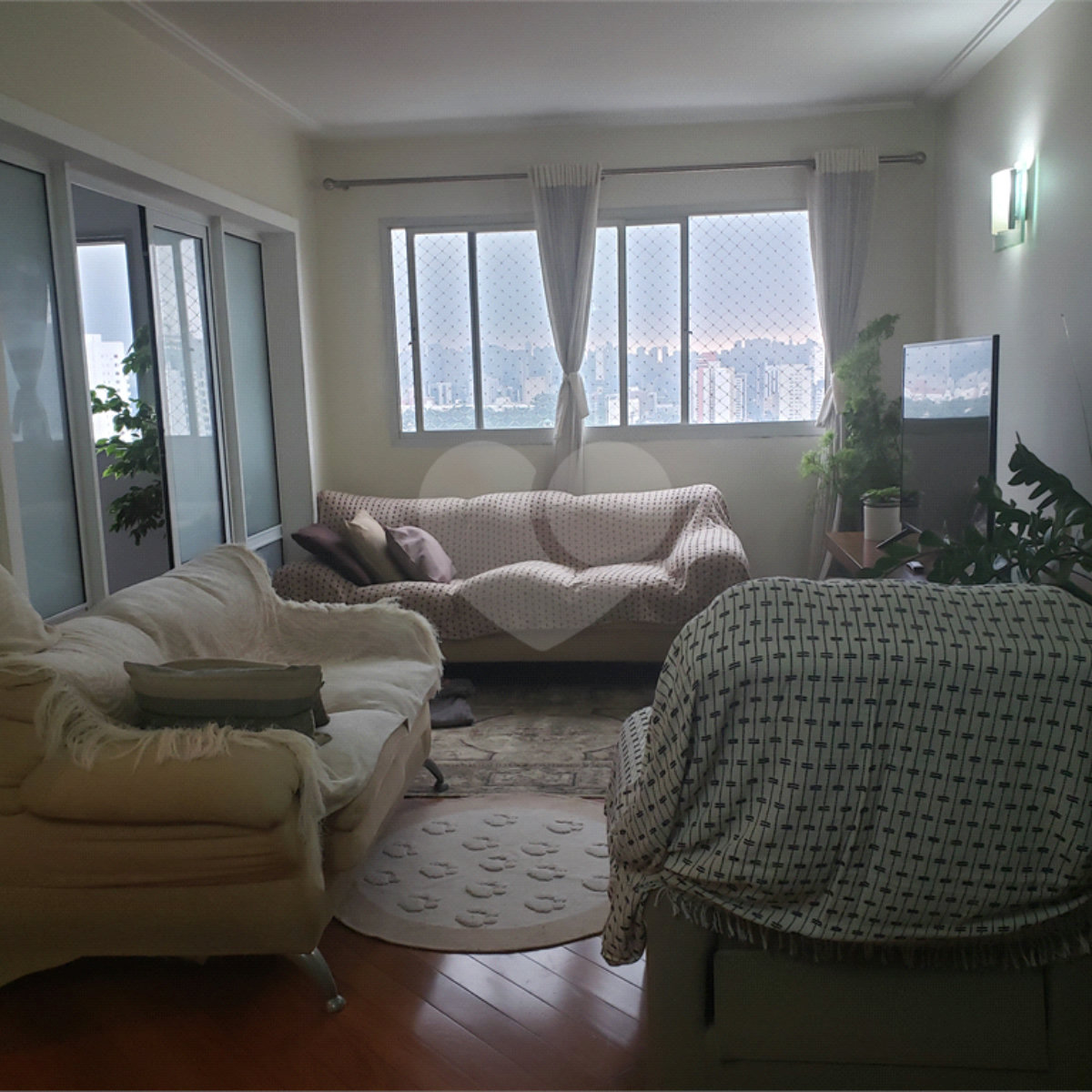 Apartamento à venda com 3 quartos, sendo 1 suíte, em Alto da Boa Vista, São Paulo, SP
