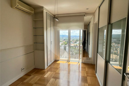 Apartamento à venda com 4 quartos, sendo 2 suítes,  em Vila Oliveira, Mogi das Cruzes, SP