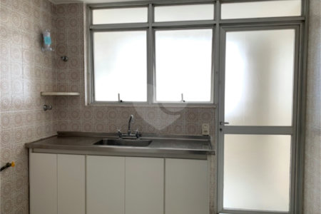 Apartamento à venda com 3 quartos, sendo 1 suíte, em Alto da Boa Vista, São Paulo, SP