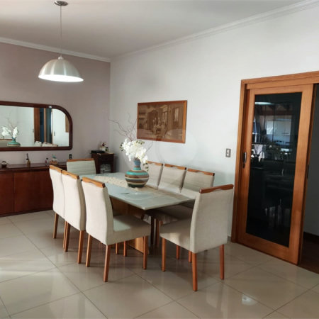 Casa à venda com 4 quartos, sendo 2 suítes, no condomínio Nascente do Jaraguá, Araraquara - SP
