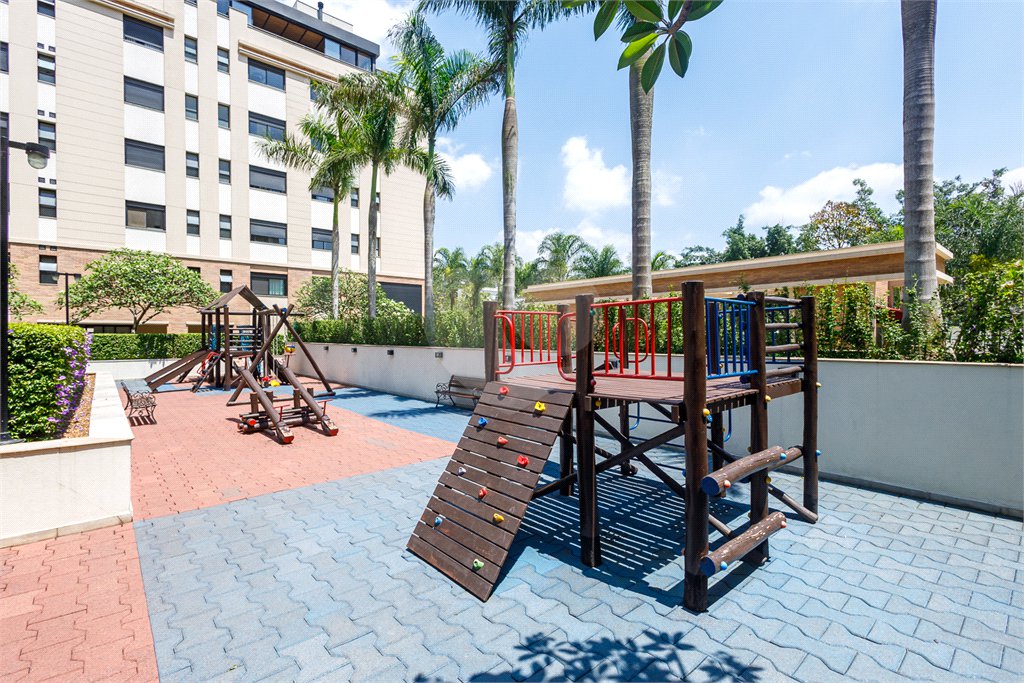 Apartamento à venda com 4 quartos, sendo 2 suítes,  em Jardim Panorama, São Paulo, SP